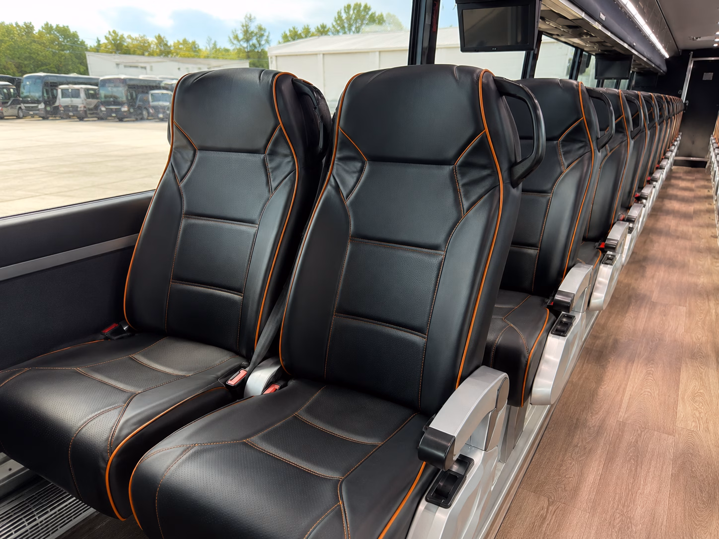 vancouvercoachbuscompany com puts the right bus at your door for rural clark county venue weddings